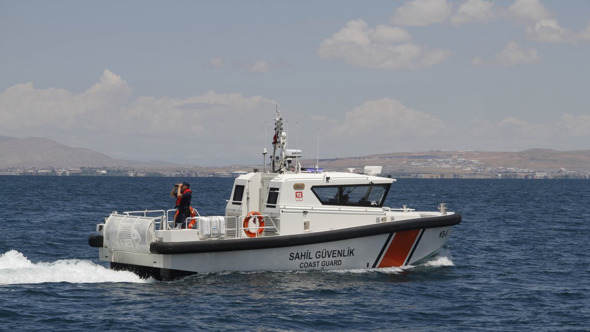 Van Gölü'nün incileri 'Sahil Güvenlik' ile güvende