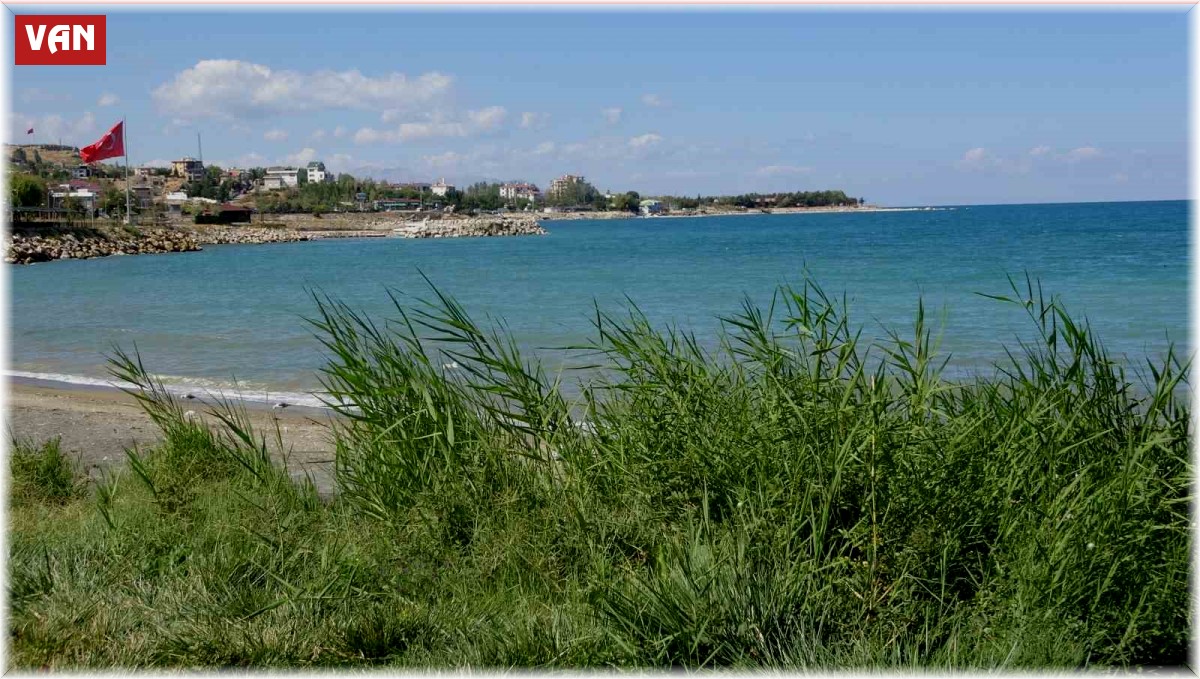 Van Gölü'nün su seviyesi yağışlarla korundu