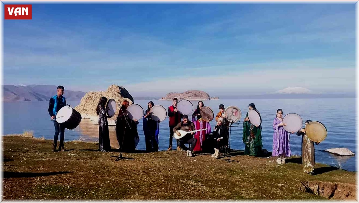 Van Gölü sahilinde erbani ziyafeti