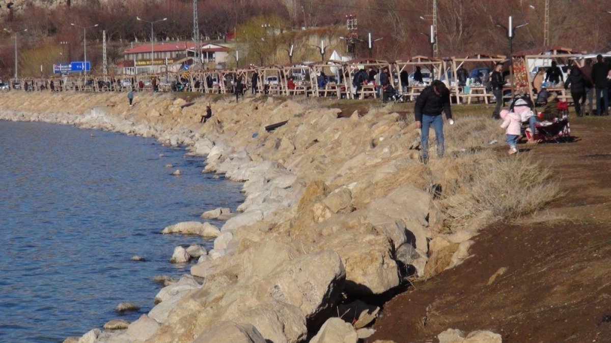 Van Gölü sahillerinde normalleşme yoğunluğu