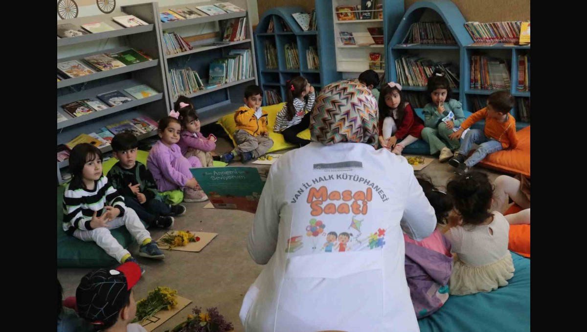 Van Halk Kütüphanesi'nden çocuklar için masal saati