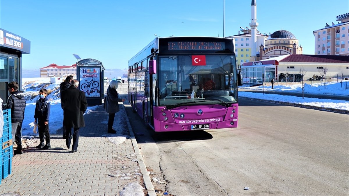 Van'ın Edremit ilçesinde alımı gerçekleştirilen otobüsler sefere başladı