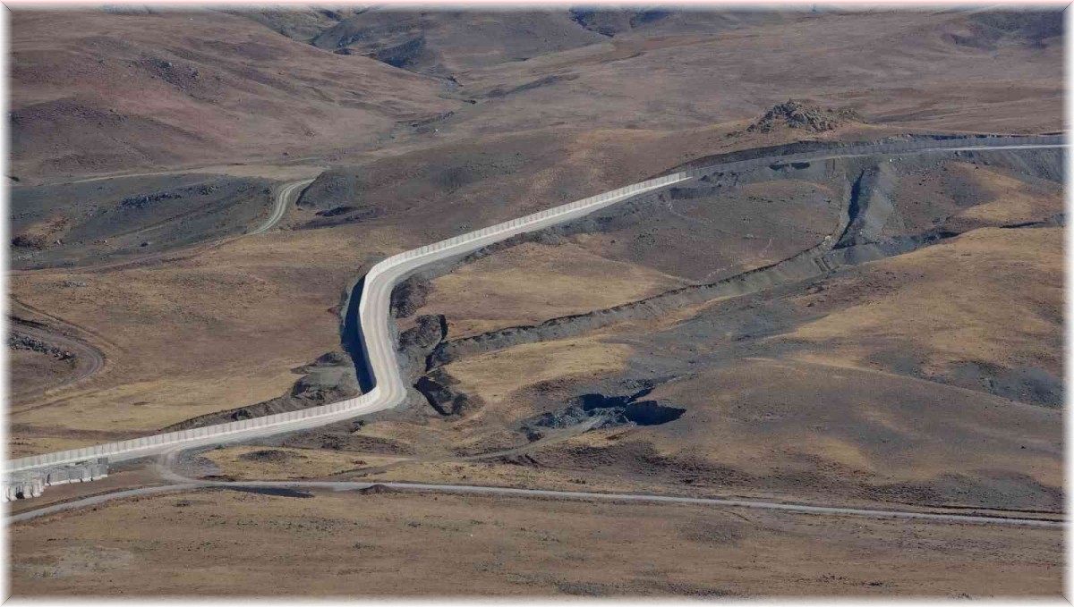 Van'ın İran sınırına 27 kilometrelik duvar örüldü