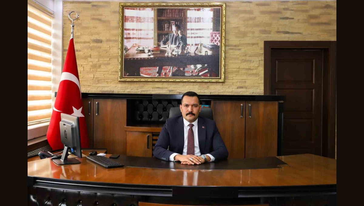 Van'ın Muradiye Kaymakamı Türkmenoğlu göreve başladı