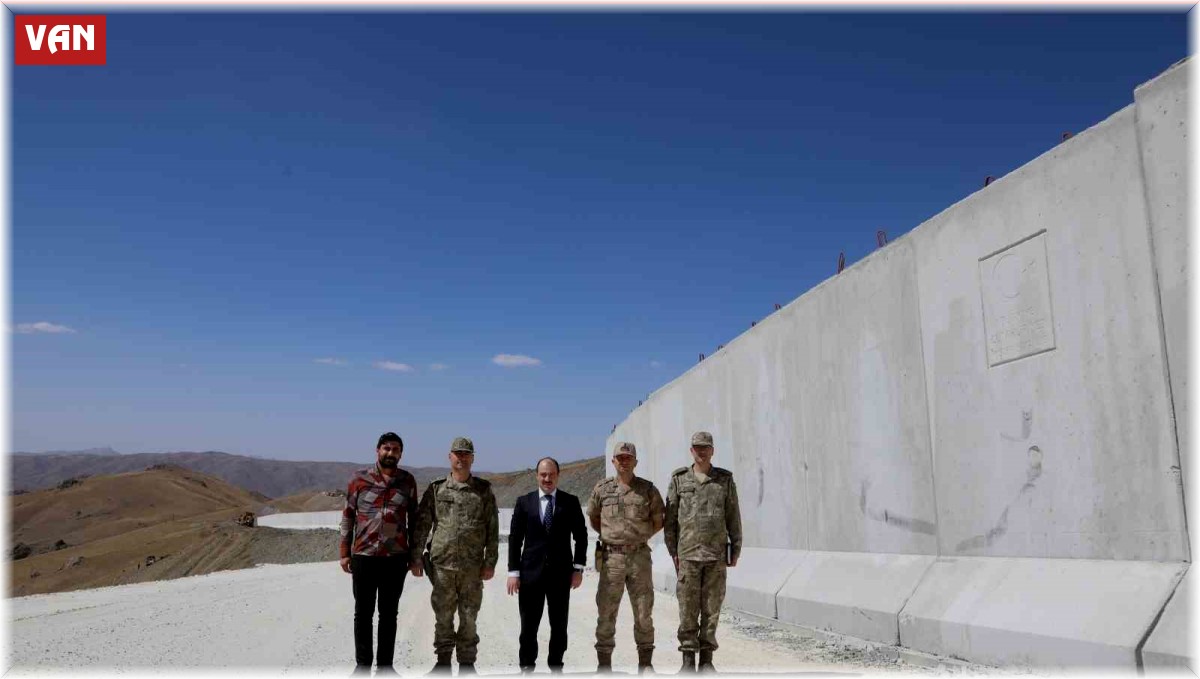 Van-İran sınırında güvenlik duvarı çalışmaları devam ediyor