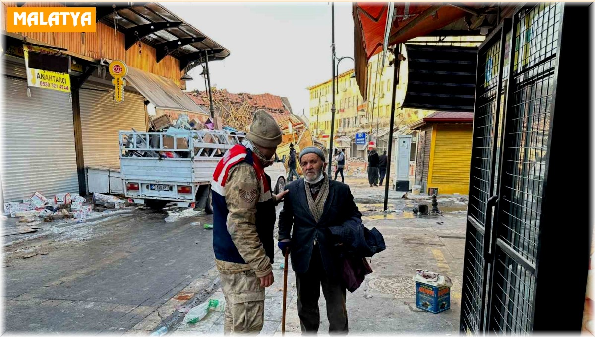 Van jandarması Malatya'da huzur ve güvenin teminatı olmaya devam ediyor