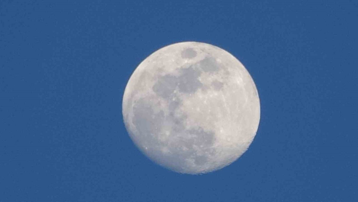 Van Kalesi'nde gökyüzü şöleni: Şişkin ay tarihle buluştu