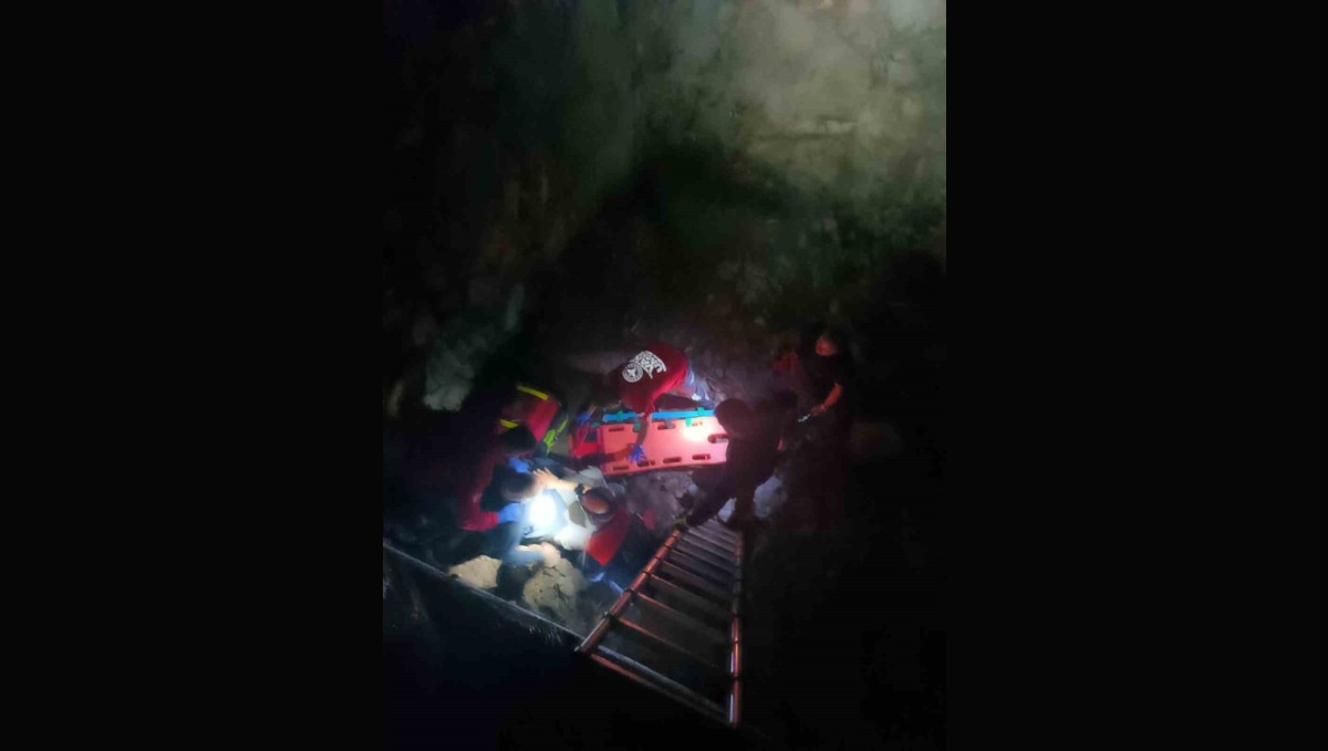 Van Kalesi'nden düşen Alman turist yaralandı