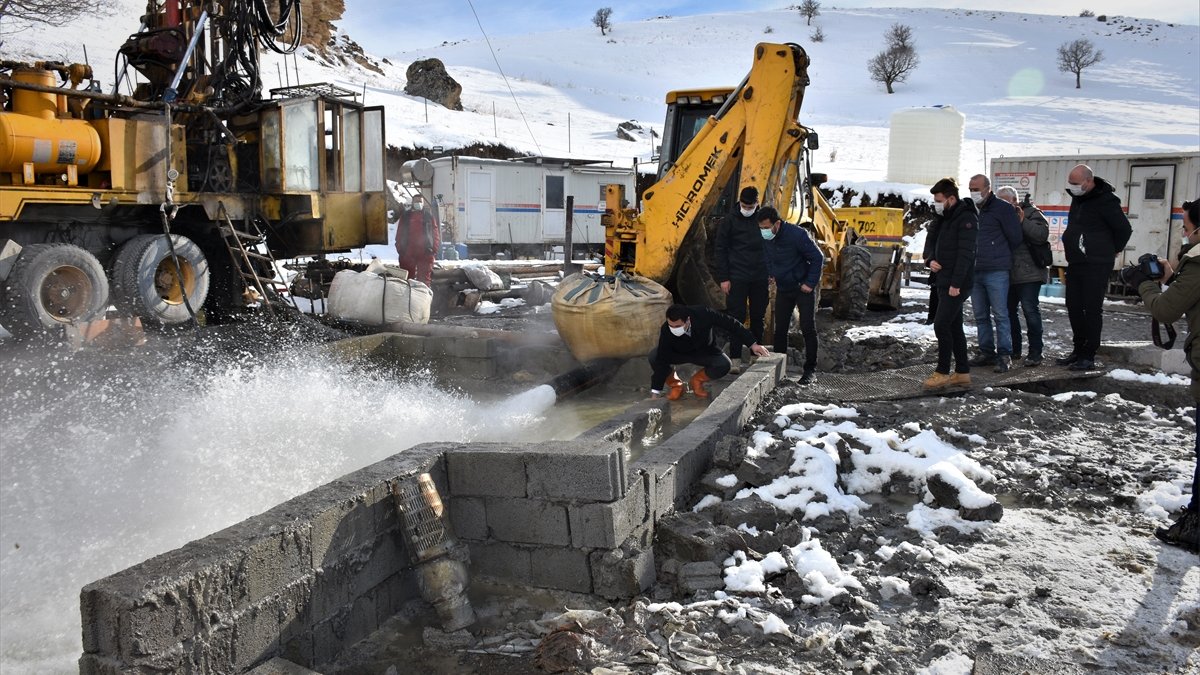 Van, Muş, Bitlis, Hakkari'de 1339 yerleşim birimine ulaşım sağlanamıyor