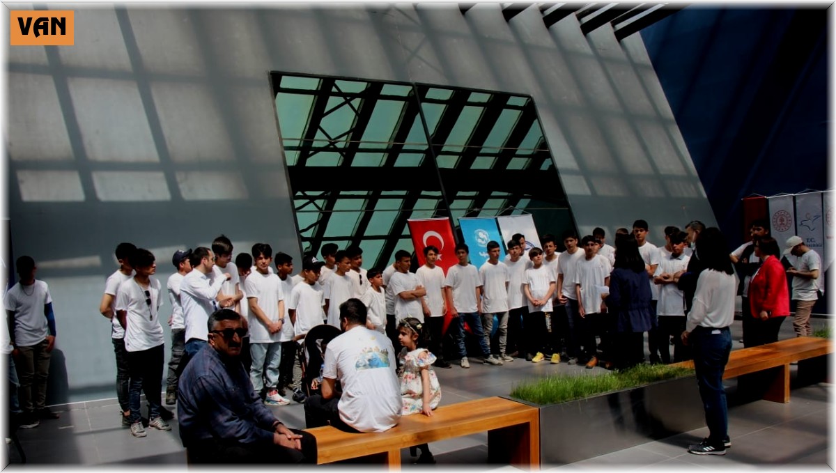 Van Müzesi'nde 23 Nisan coşkusu