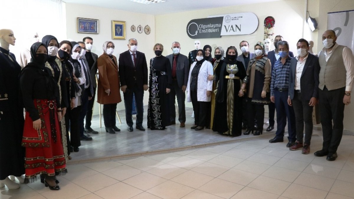 Van Olgunlaşma Enstitüsü Müdiresi Evliyaoğlu basınla bir araya geldi