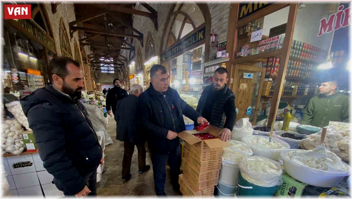 Van Peynirciler Çarşısı esnafından depremzedelere yardım eli