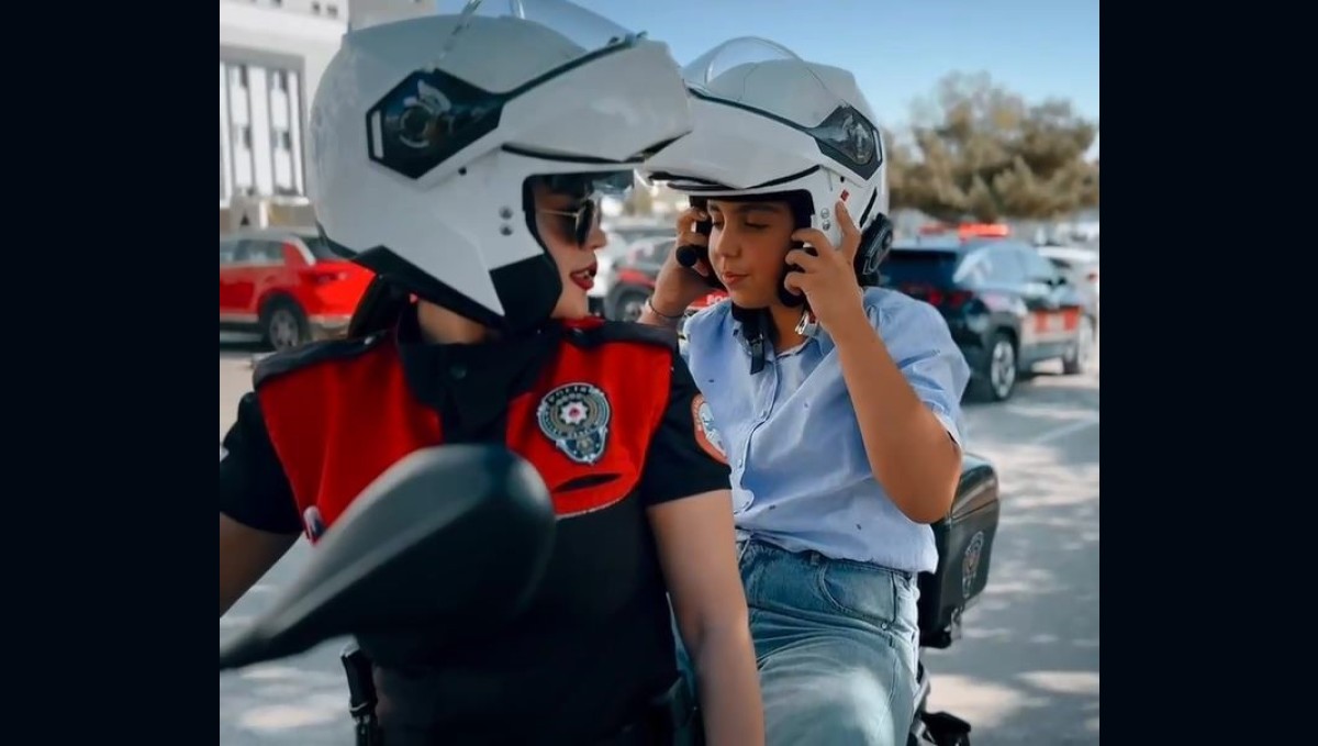 Van polisi kız çocuğunun hayallerine ortak oldu