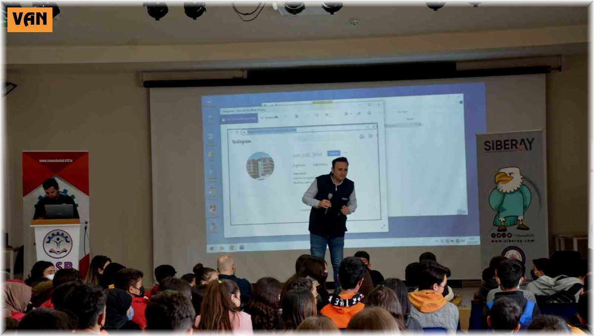 Van polisi "SİBERAY" programı çerçevesinde öğrencilere yönelik çalışmalarını sürdürüyor