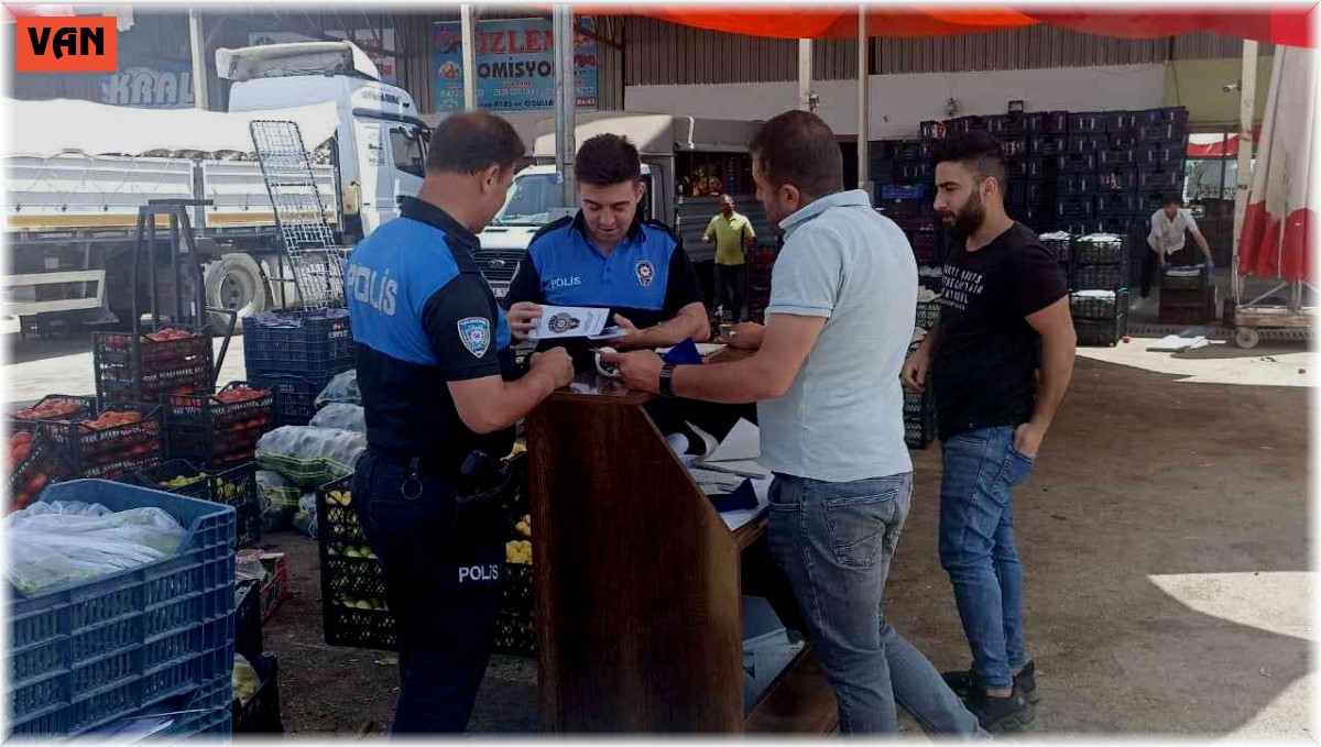 Van polisinden bilgilendirme çalışması