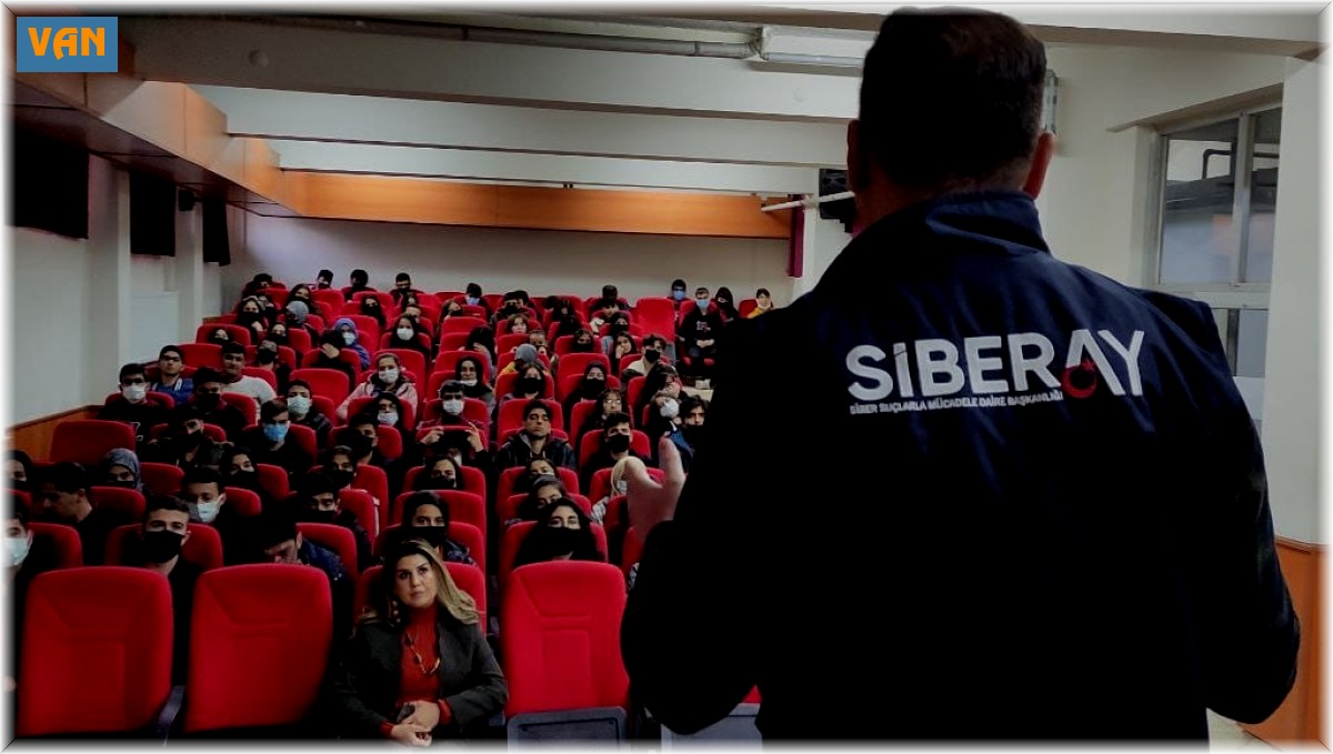 Van polisinden "Güvenli ve Bilinçli İnternet Kullanımı, Siber Zorbalık ve Teknoloji Bağımlılığı" eğitimi