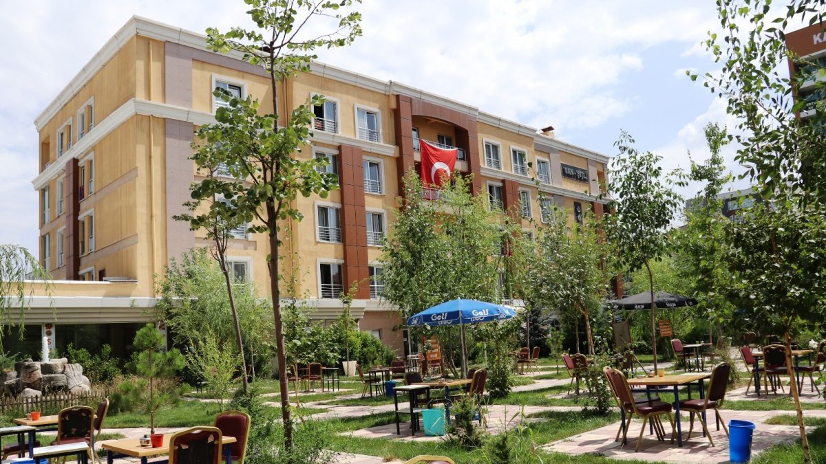 Van-Şişli Öğretmenevi bahçesi yeniden açıldı