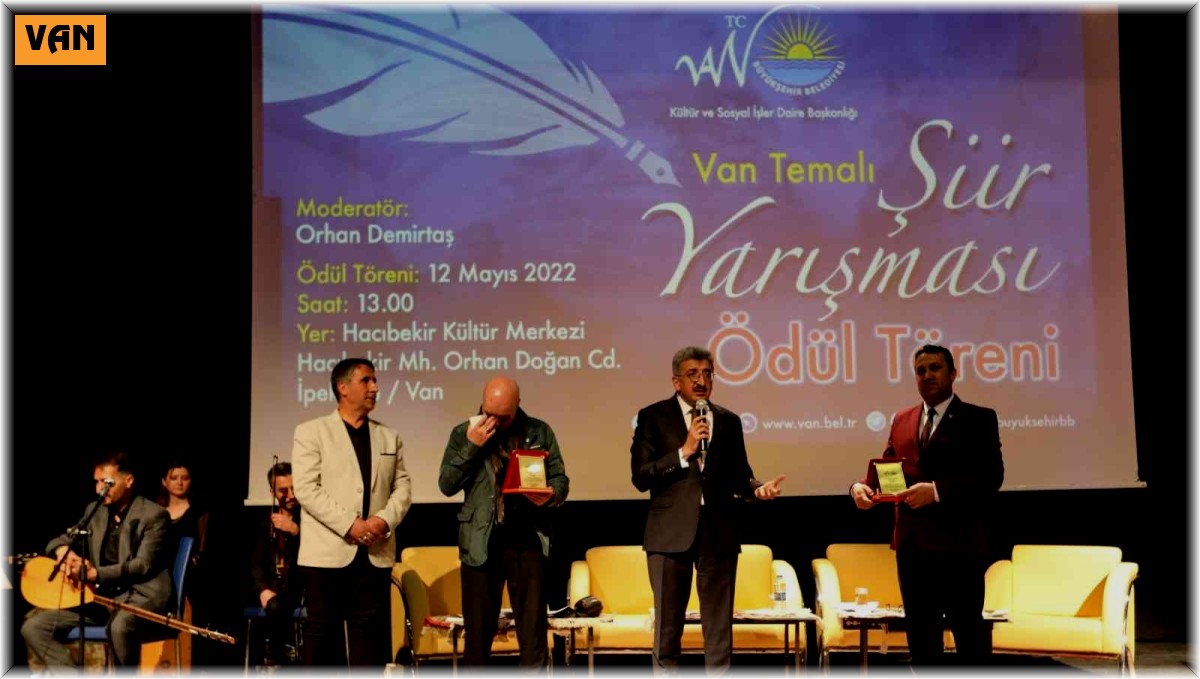 'Van' temalı şiir yarışmasının kazananları ödüllerini aldı