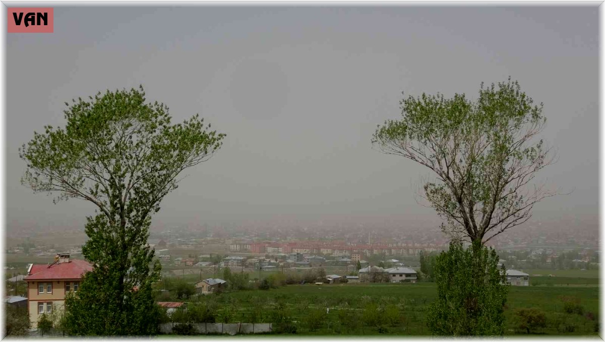 Van toz bulutuyla kaplandı