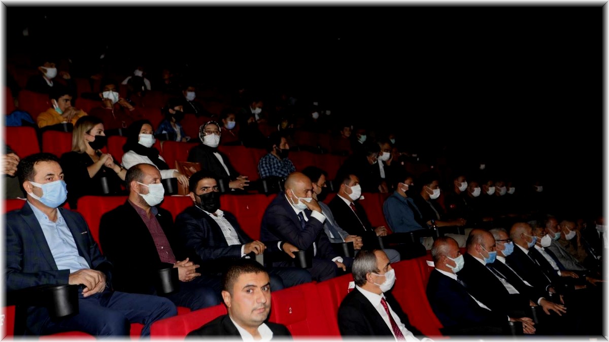 Van Valisi Bilmez, "Akif" filmini izledi