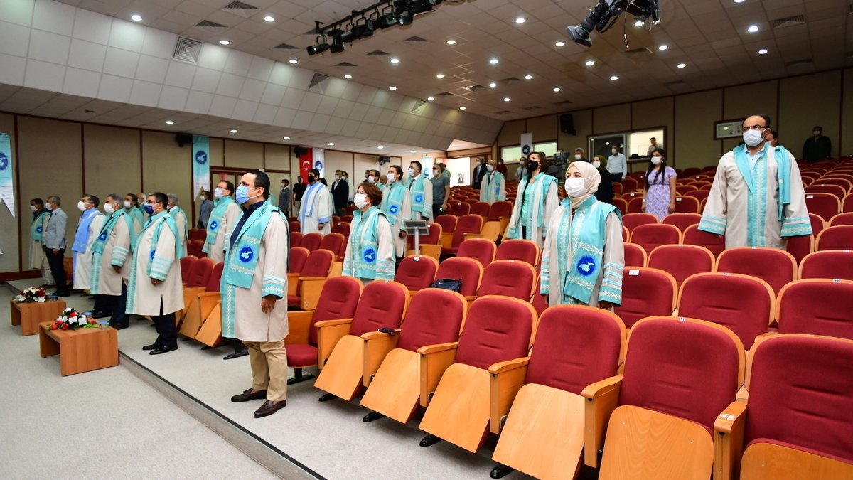 Van YYÜ'de akademik yıl açılışı yapıldı