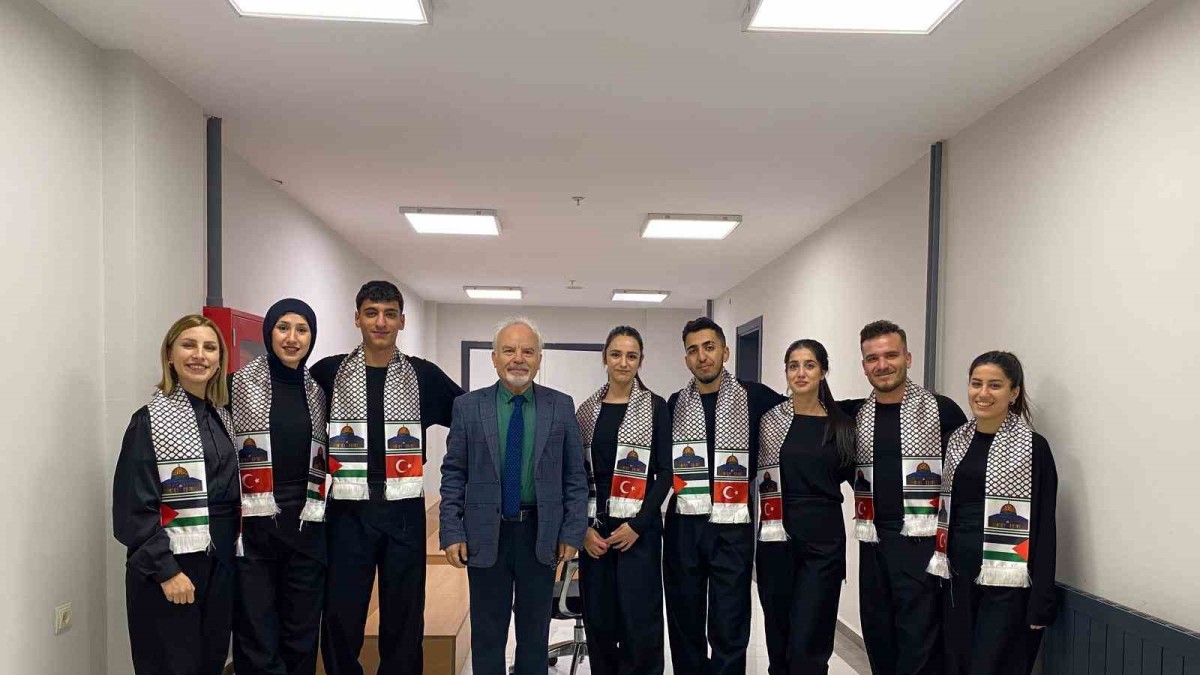 Van YYÜ öğrencilerinden Dabke gösterisi