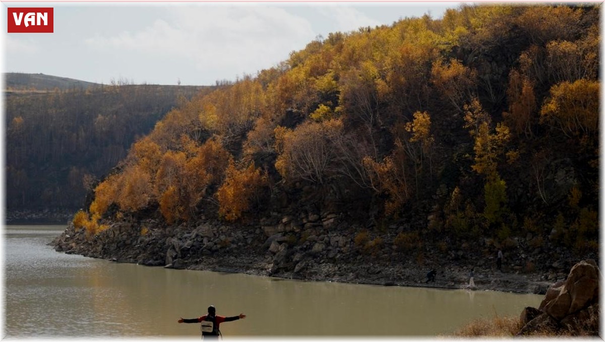 Vanlı 40 dağcı Nemrut Krater Gölü'nde unutulmaz bir gün yaşadı