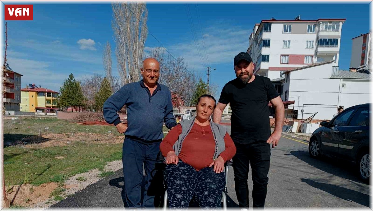 Vanlı Amcan'dan engelli aracı enkaz altında kalan depremzedeye yeni akülü araç