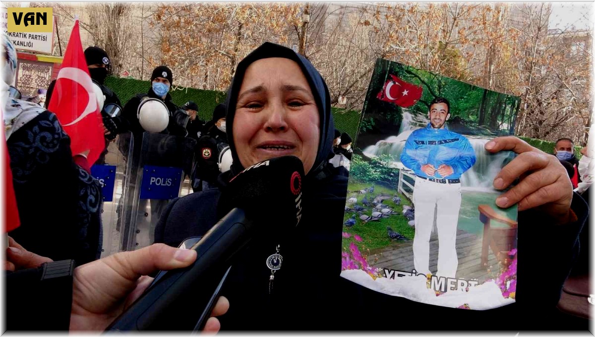 Vanlı anneler 11 aydır evlat nöbetinde