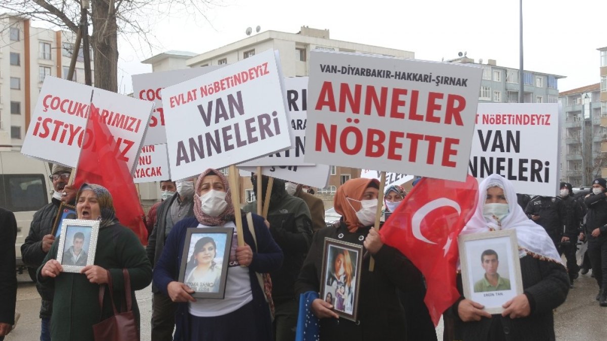 Vanlı annelerin mücadelesi çığ gibi büyüyor