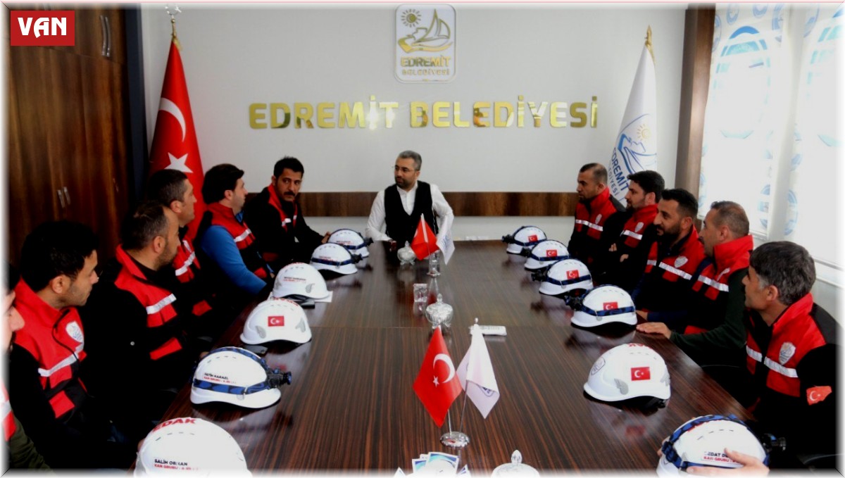 Vanlı arama kurtarma ekipleri yaşadıkları duygu dolu anları anlattı