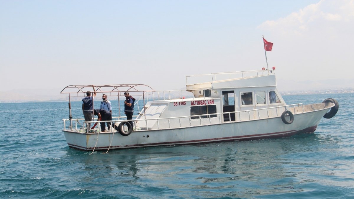 Vanlı balıkçılar "Vira Bismillah" dedi