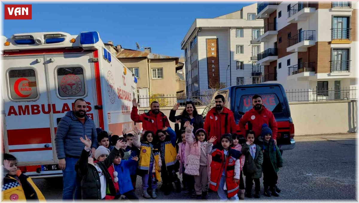 Vanlı çocuklara "Yaşama Yol Ver" projesi anlatıldı
