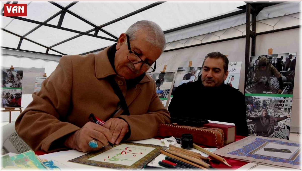 Vanlı hattat bu kez Filistin için yazdı