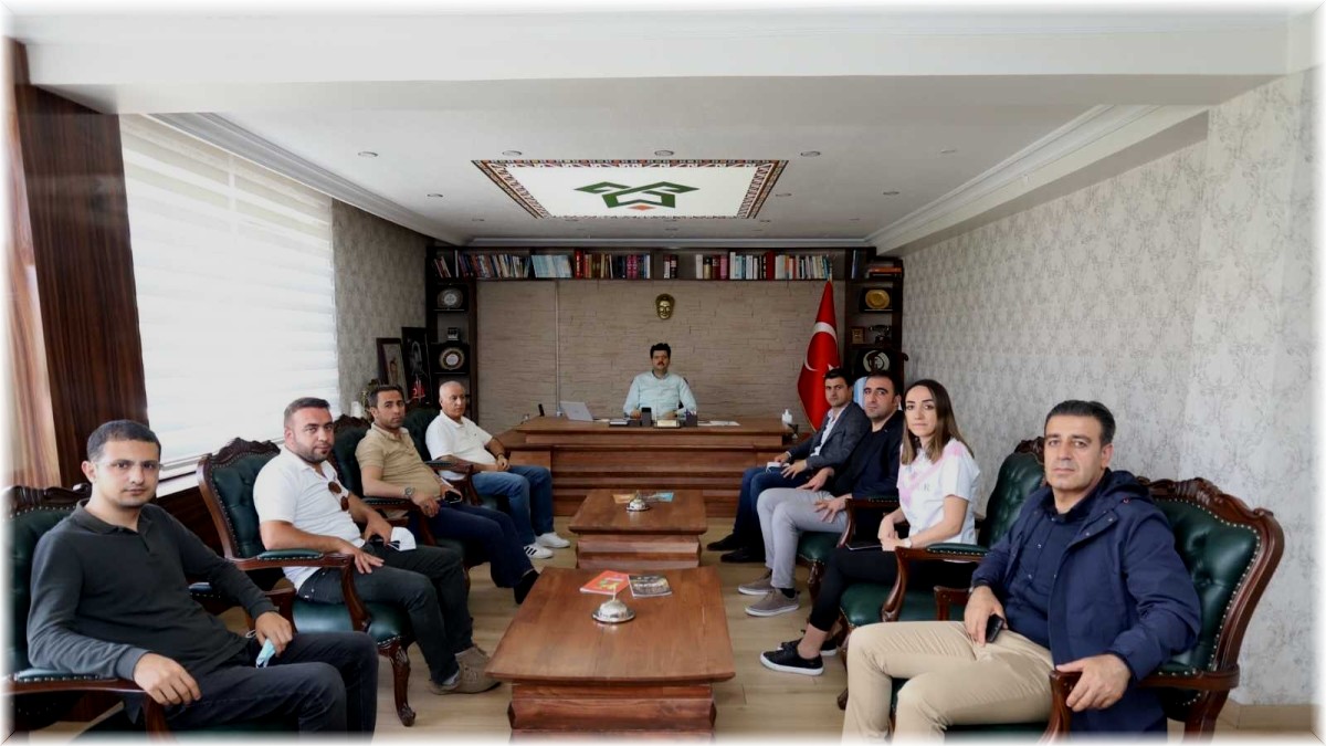 Vanlı iş adamlarından Çukurca'ya ziyaret