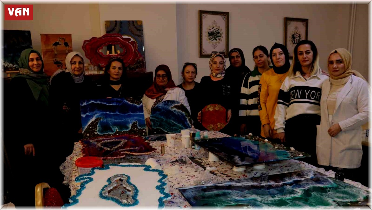 Vanlı kadınlar epoksi sanatı ile aile bütçelerine katkıda bulunacak