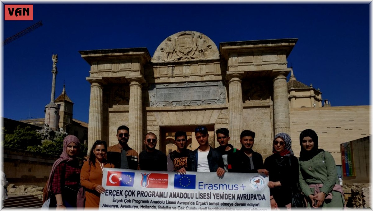 Vanlı lise öğrencileri İspanya'da staj yaptı