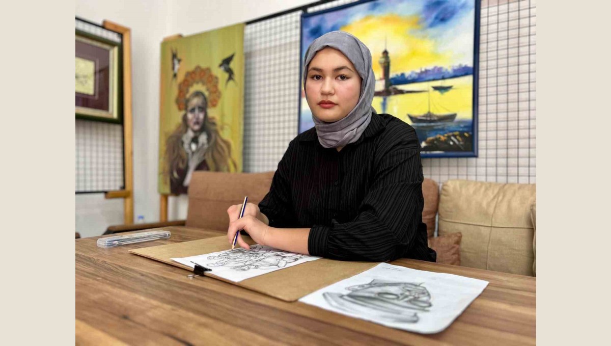 Vanlı Melek engelleri resim sanatıyla aştı