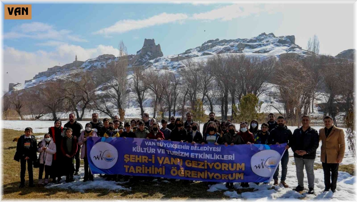 Vanlı öğrenciler için müze ve kale gezisi