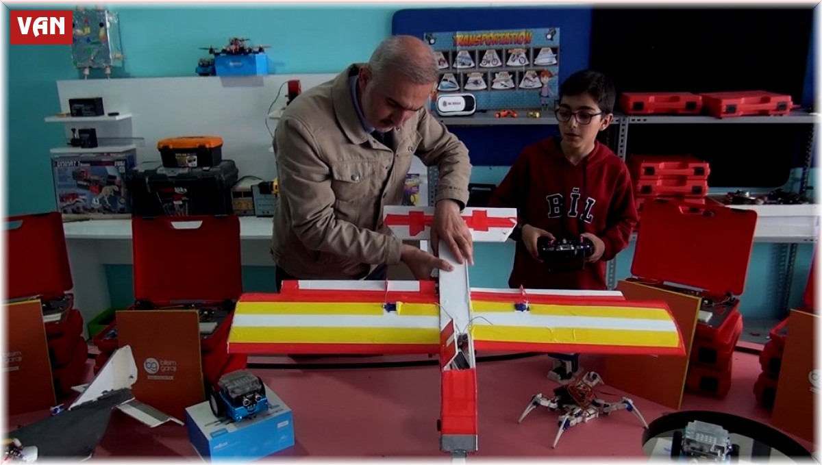 Vanlı öğrenciler kendi insansız kargo uçağını tasarlıyor