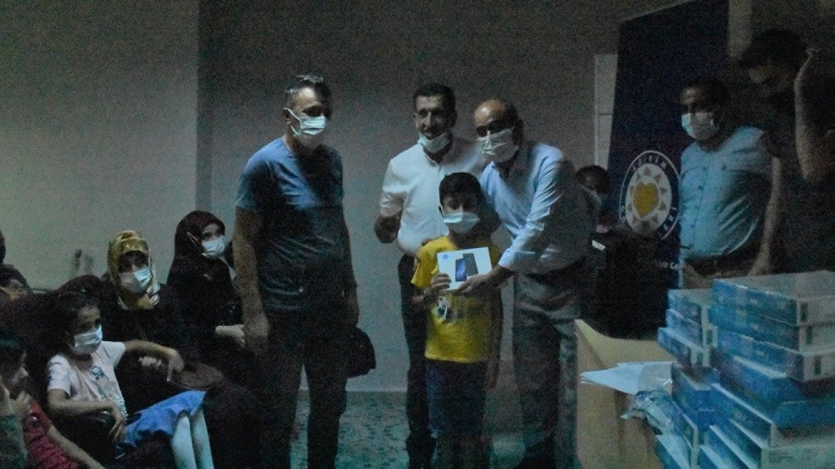 Vanlı öğrencilere tablet desteği