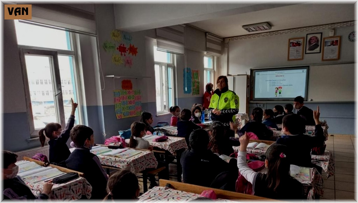 Vanlı öğrencilere trafik eğitimi