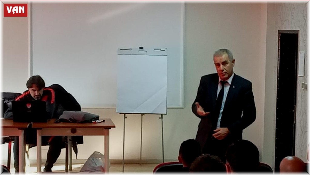 Vanlı spor insanı Enver Kaya adına antrenör semineri