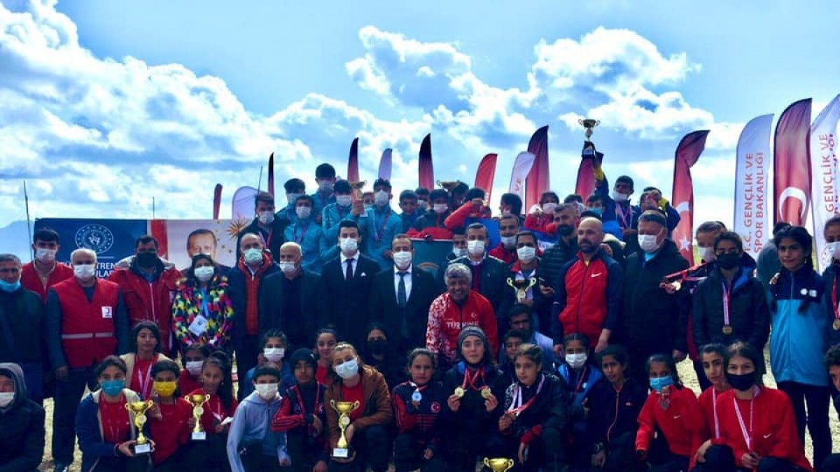 Vanlı sporcular 18 madalyanın 11'ini aldı