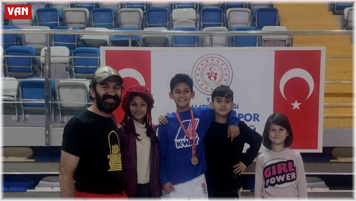 Vanlı sporcuların eskrim başarısı