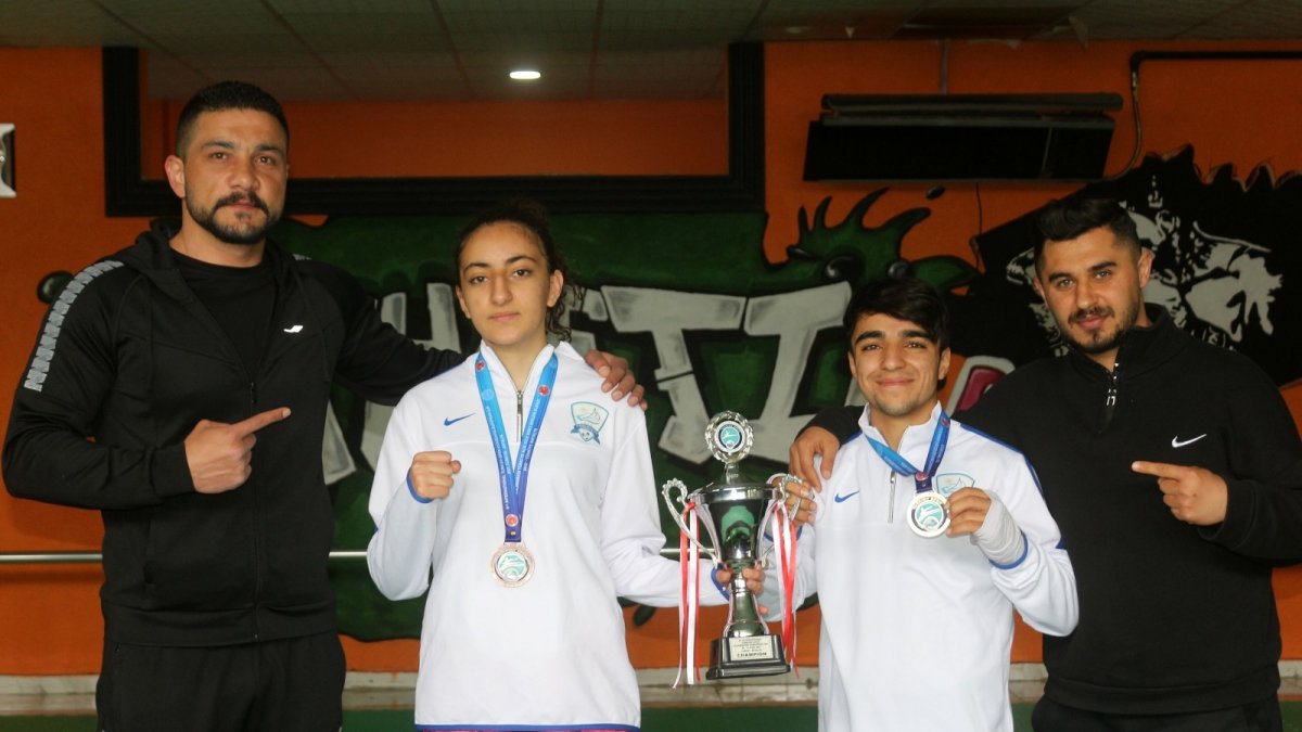 Vanlı sporcuların kick boks başarısı