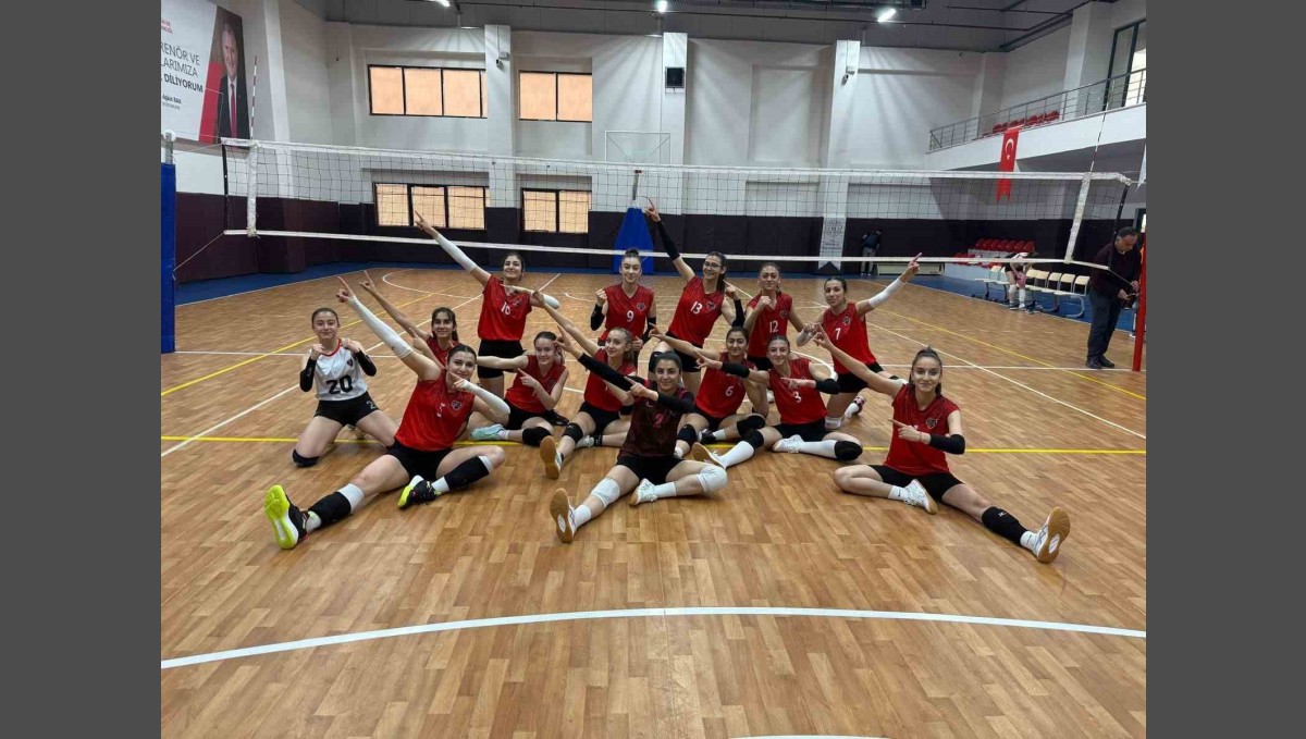 Vanlı voleybolcular bölge şampiyonu oldu