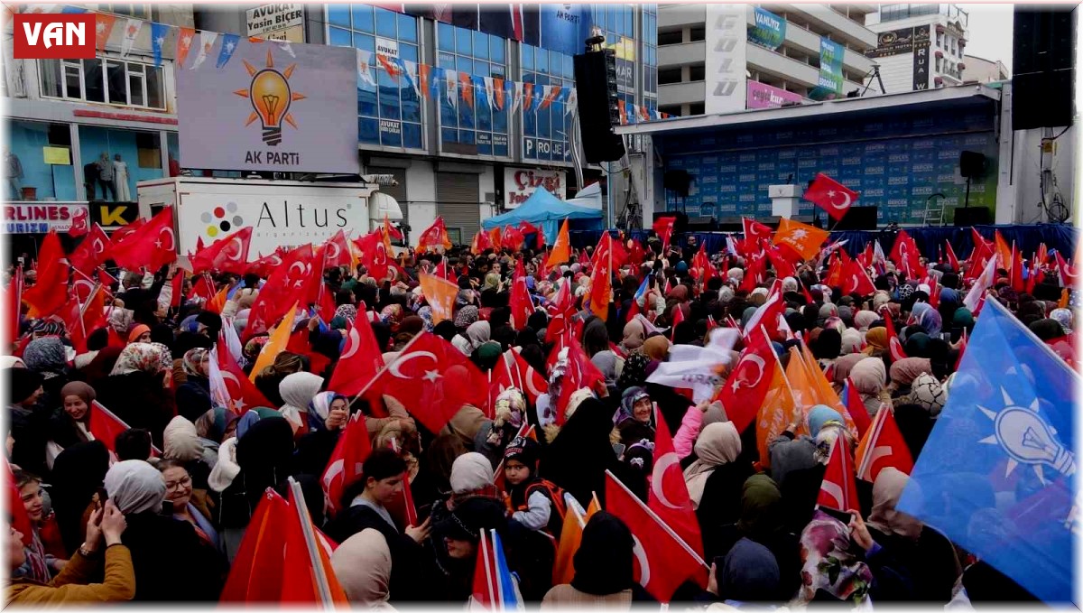 Vanlılar Cumhurbaşkanı'nı heyecanla bekliyor
