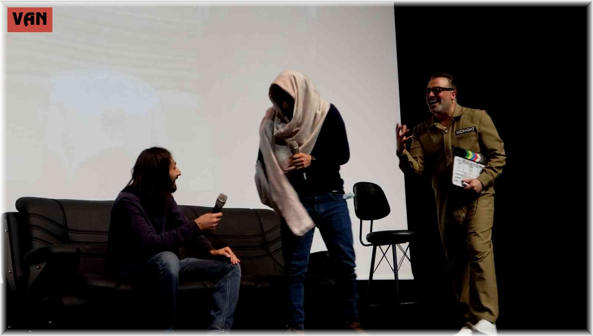 Vanlılar replikleriyle Sermiyan Midyat'ı kahkahaya boğdu