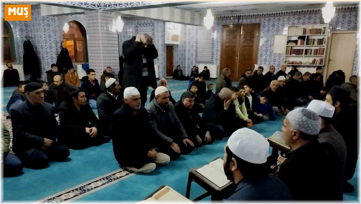 Varto'da Berat Kandili programı yoğun ilgi gördü